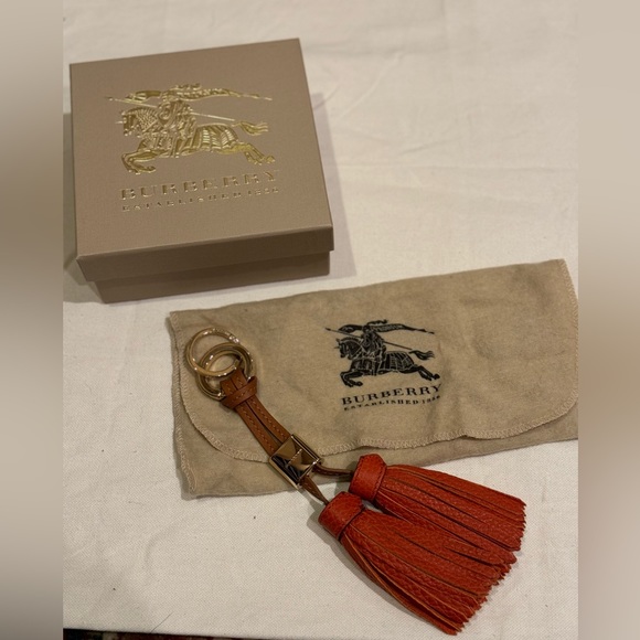 NIB Burberry orange leather tassel keychain - Picture 2 of 8